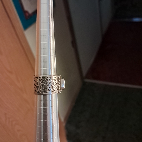 Ring - Picture 2 of 4